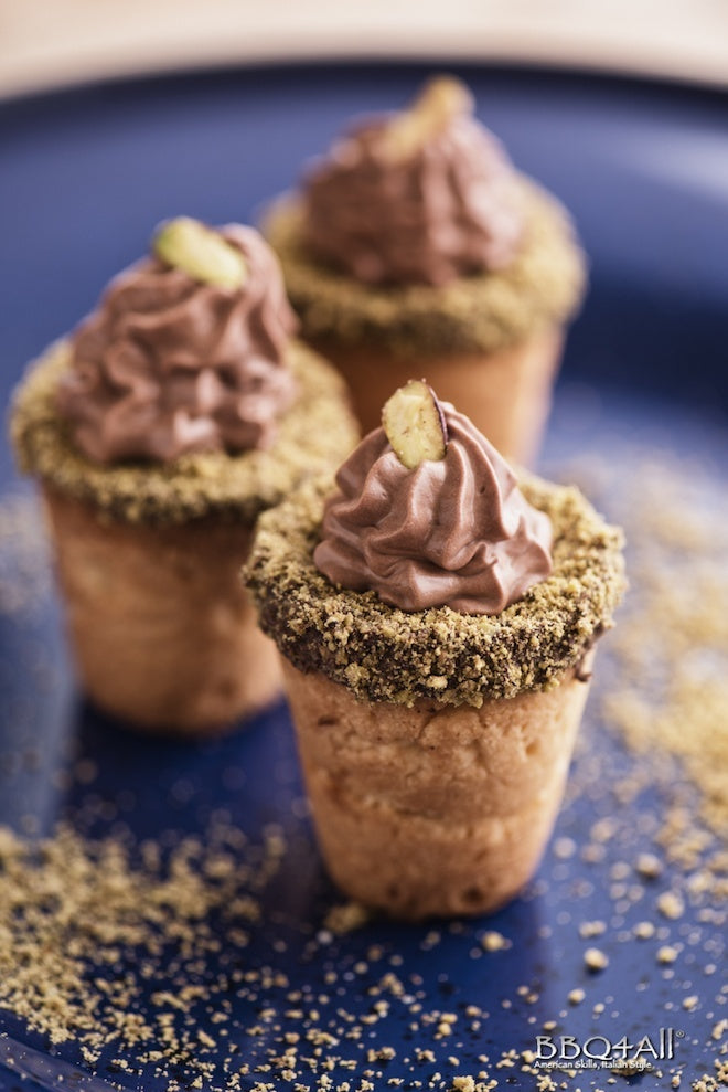 bicchierino-di-frolla-con-mousse-al-fondente-e-pistacchi