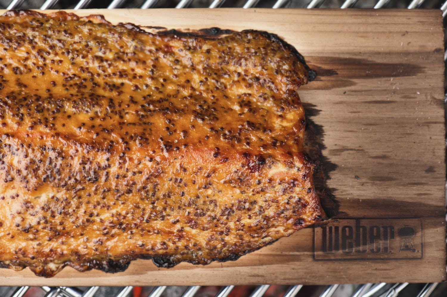 Salmone su placca di cedro