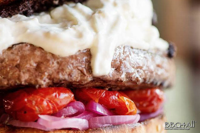 hamburger burrata olive taggiasche pomodoro