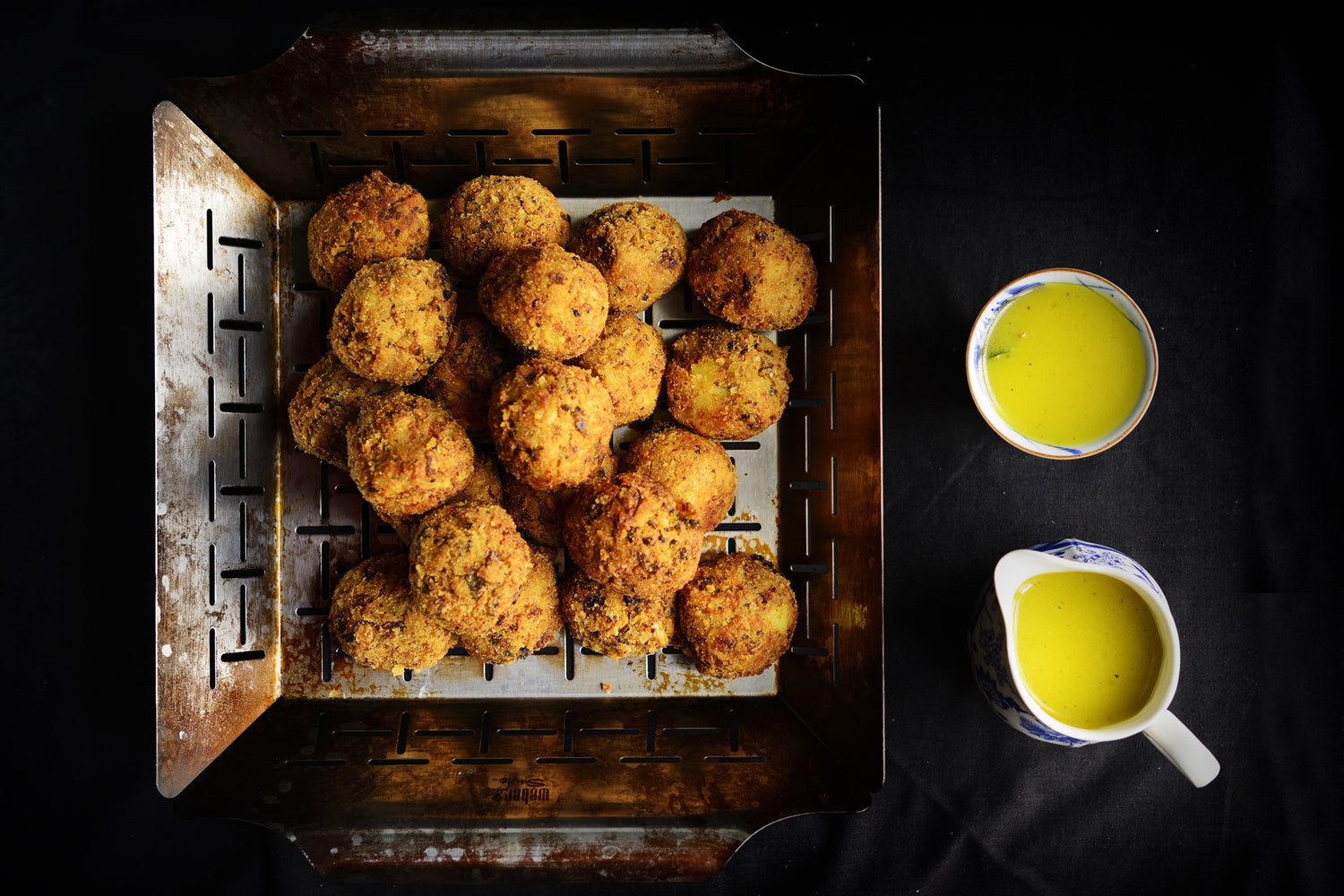 Polpette di melanzane con salsa al lime e miele