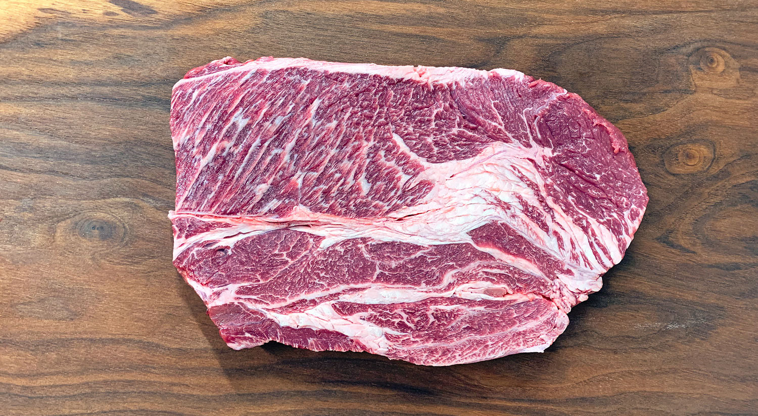 Chuck Roll Steak AUS Crimson Crest 5+ Wagyu F1 Crossbred